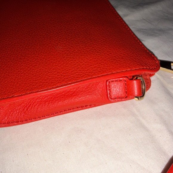 Tory Burch Vibrant Pebbled Red Large Clutch or Crossbody Bag EUC with Dusty - Picture 5 of 9